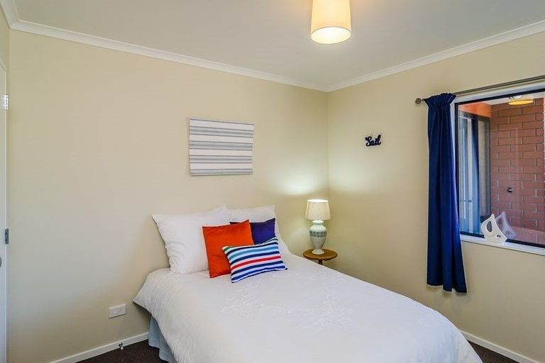 Photo of property in 8 Georgia Grove, Paraparaumu, 5032