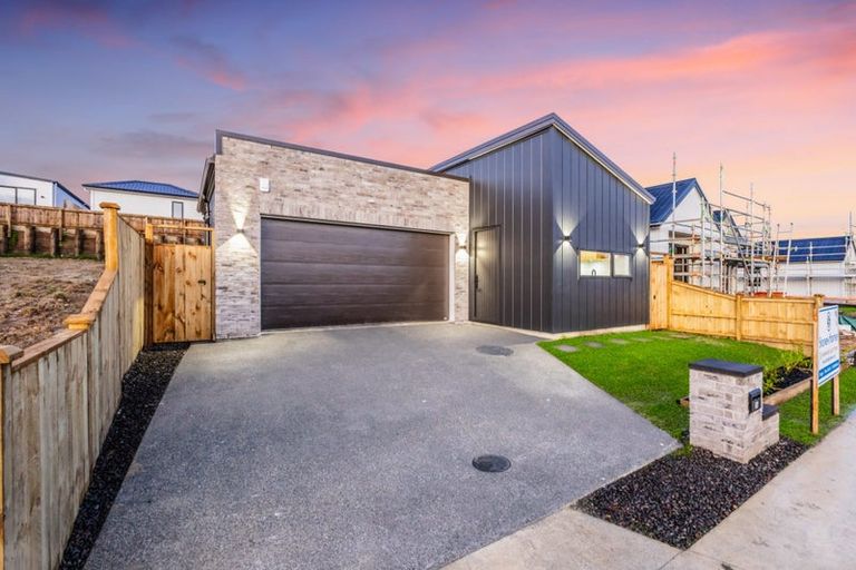 Photo of property in 16 Bannockburn Road, Opaheke, 2113