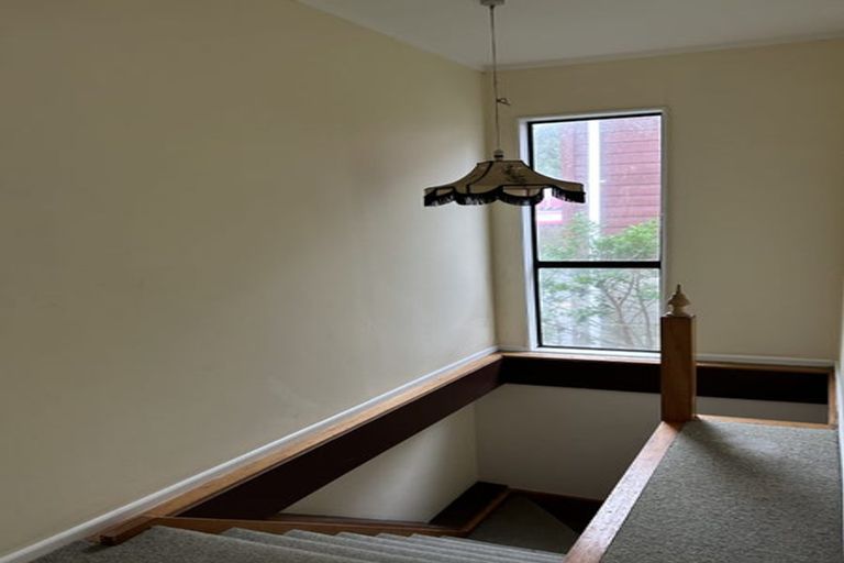 Photo of property in 2 Happy Valley Road, Owhiro Bay, Wellington, 6023