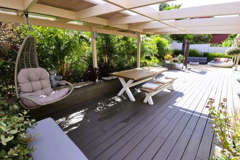 Photo of property in 3 Busbridge Place, Hillcrest, Auckland, 0627