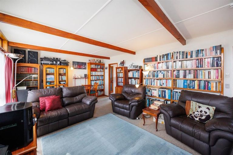 Photo of property in 14 Totara Street, Marton, 4710