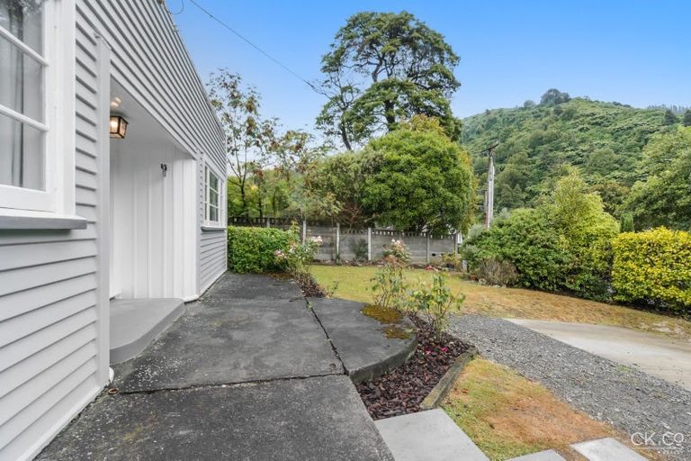 Photo of property in 11 Black Beech Street, Birchville, Upper Hutt, 5018