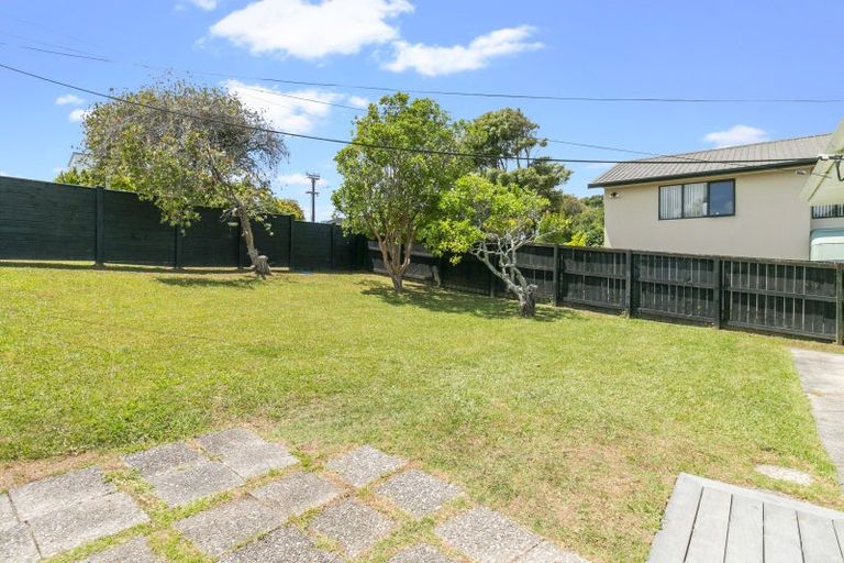 Photo of property in 1/232 East Coast Road, Forrest Hill, Auckland, 0620