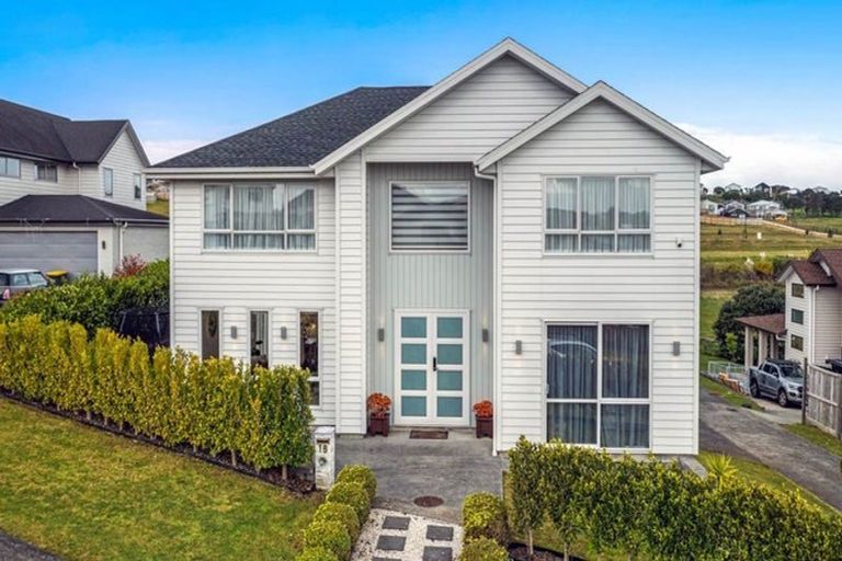 Photo of property in 18 Parkview Drive, Gulf Harbour, Whangaparaoa, 0930