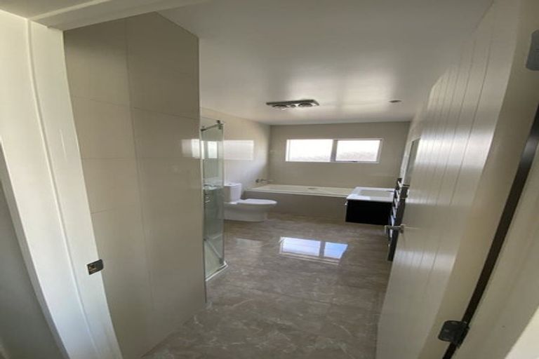 Photo of property in 12 Muirlea Drive, Flat Bush, Auckland, 2016