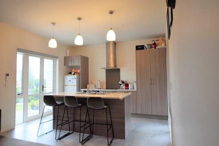 Photo of property in 75 Grove Road, Papakura, 2110