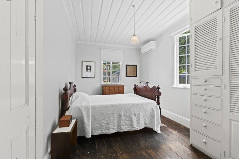 Photo of property in 90 Pendarves Street, New Plymouth, 4310