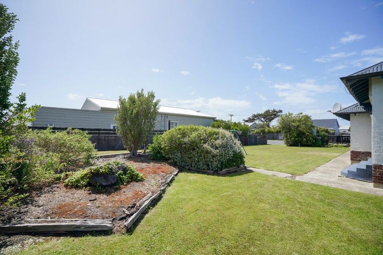 Photo of property in 25 Burrows Street, Bluff, 9814