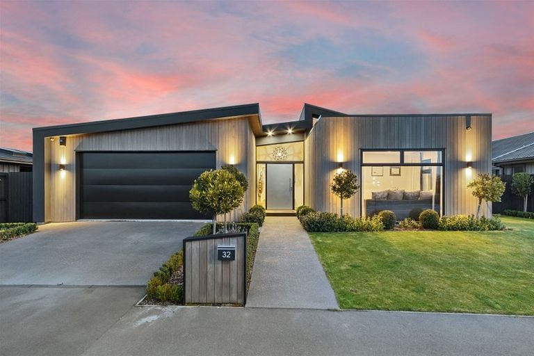 Photo of property in 32 Hinterland Drive, Prebbleton, 7604