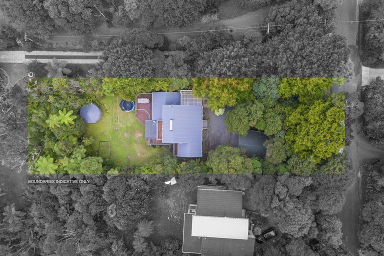 Photo of property in 39 Turanga Road, Henderson Valley, Auckland, 0612