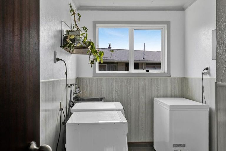 Photo of property in 18 Oberon Street, Stratford, 4332