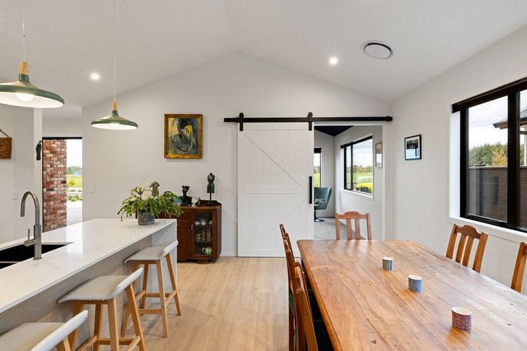 Photo of property in 90 Hugo Shaw Drive, Cambridge, 3434