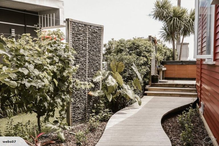 Photo of property in 36a Tasman Parade, Oakura, 4314