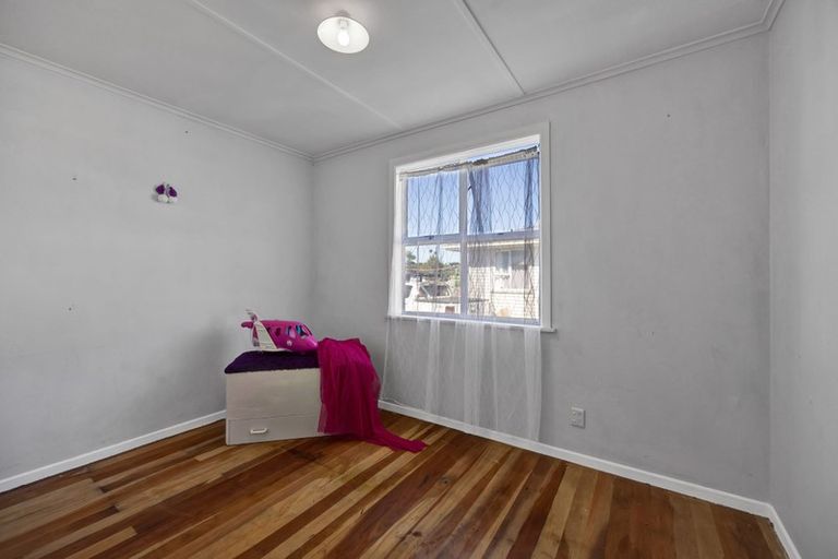 Photo of property in 60 Kapuni Street, Manaia, 4612