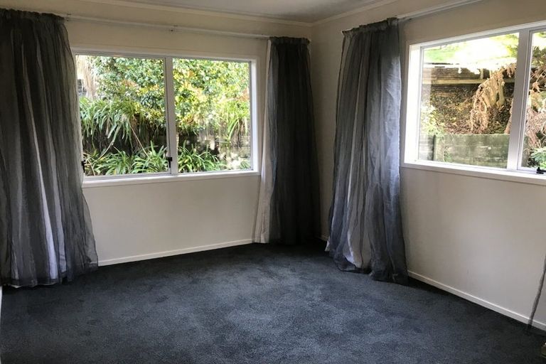 Photo of property in 27 Park Hill Road, Birkenhead, Auckland, 0626