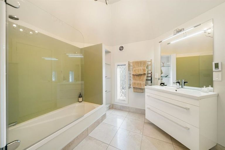 Photo of property in 33 Saint Columbans Grove, Boulcott, Lower Hutt, 5010