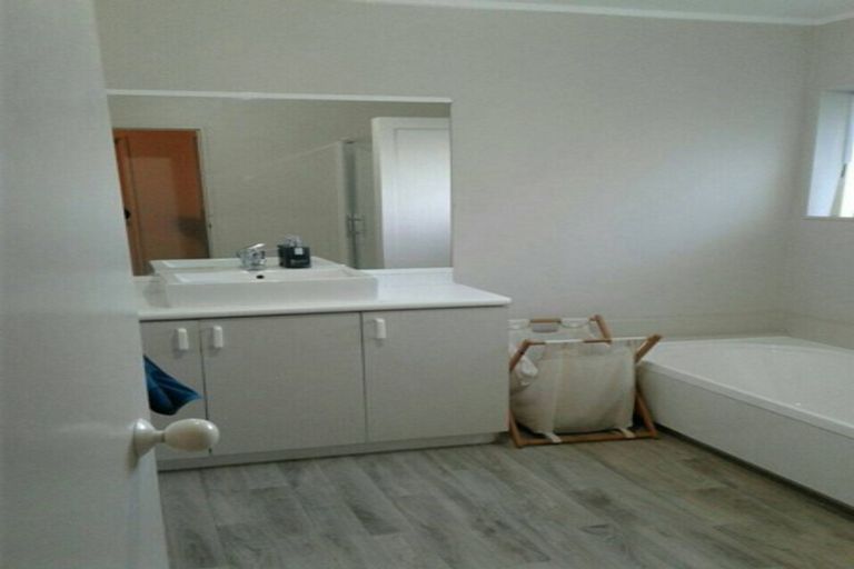 Photo of property in 28/24 Eastglen Road, Glen Eden, Auckland, 0602