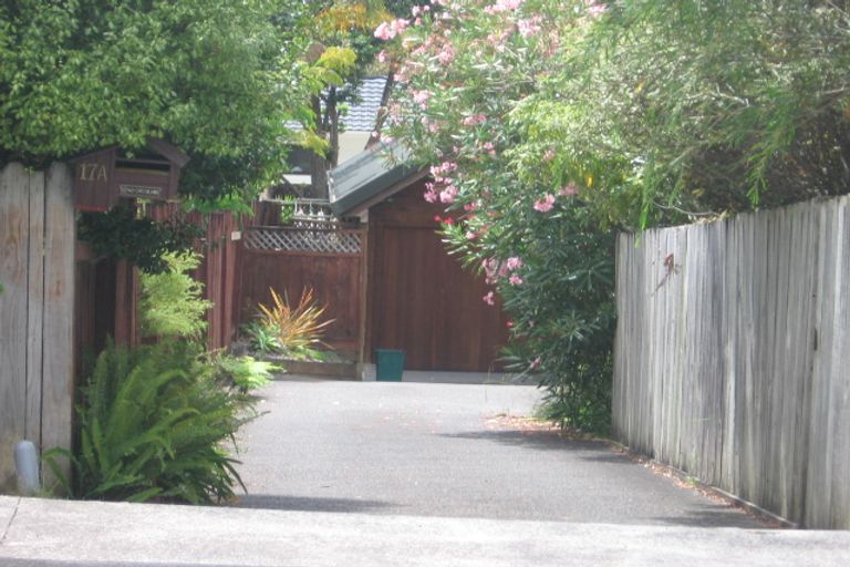 Photo of property in 2/17 Corunna Road, Milford, Auckland, 0620