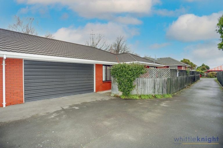 Photo of property in 2/44 Division Street, Riccarton, Christchurch, 8041