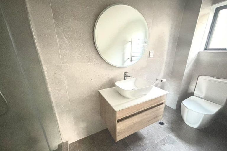 Photo of property in 15 Correa Court, Goodwood Heights, Auckland, 2105