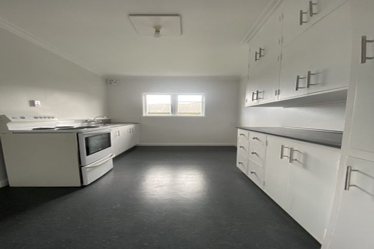 Photo of property in 229 Featherston Street, Palmerston North, 4410