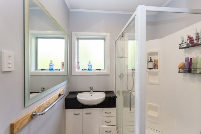 Photo of property in 422 Yaldhurst Road, Russley, Christchurch, 8042