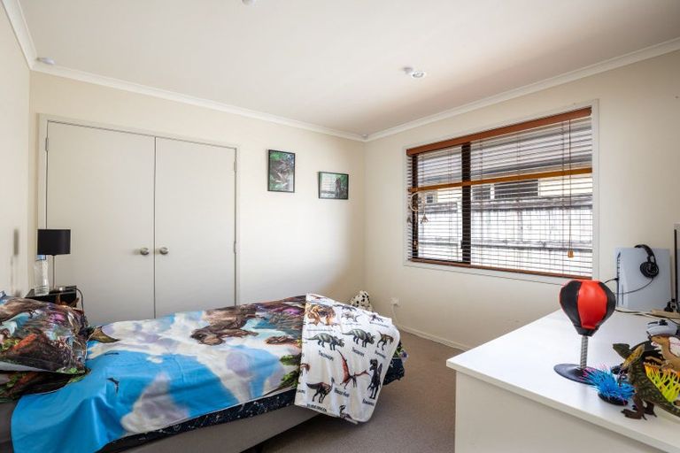 Photo of property in 25c Dolphin Parade, Bell Block, New Plymouth, 4312