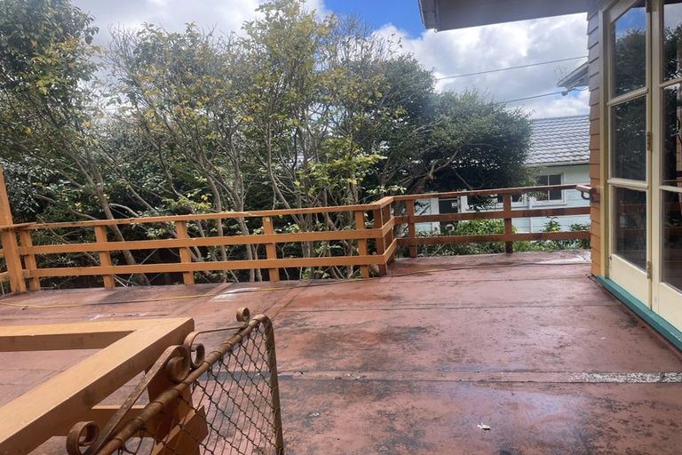 Photo of property in 98 Wharf Road, Te Atatu Peninsula, Auckland, 0610