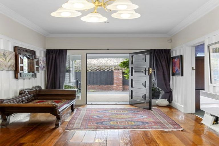 Photo of property in 57 Fendalton Road, Fendalton, Christchurch, 8014