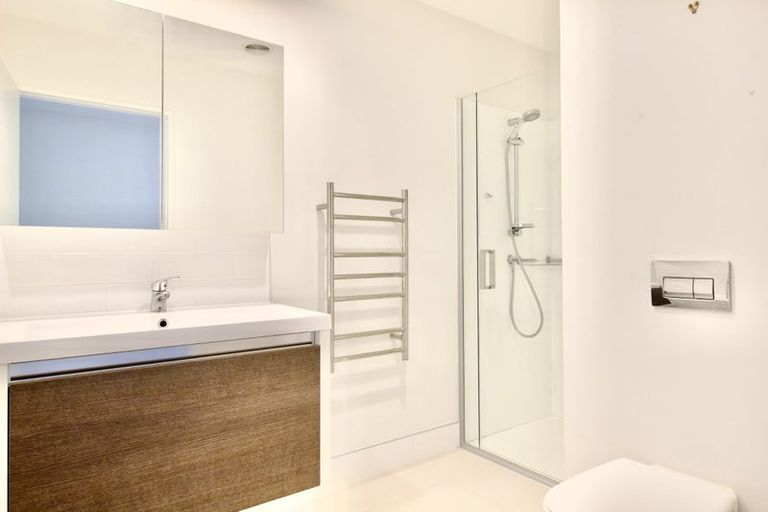 Photo of property in 19 Isitt Road, Hobsonville, Auckland, 0616