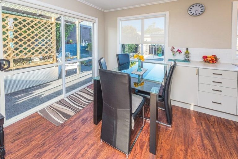 Photo of property in 28 Miro Street, Castlecliff, Whanganui, 4501