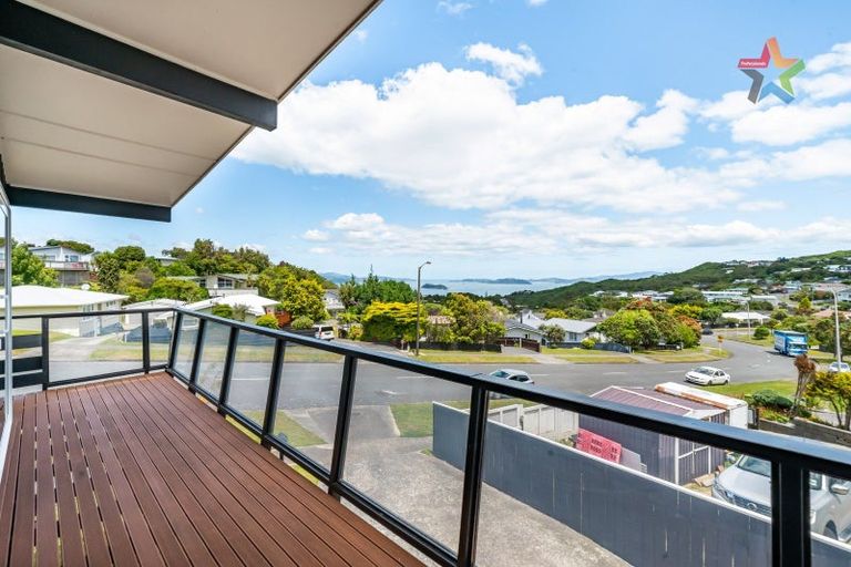 Photo of property in 239 Dowse Drive, Maungaraki, Lower Hutt, 5010