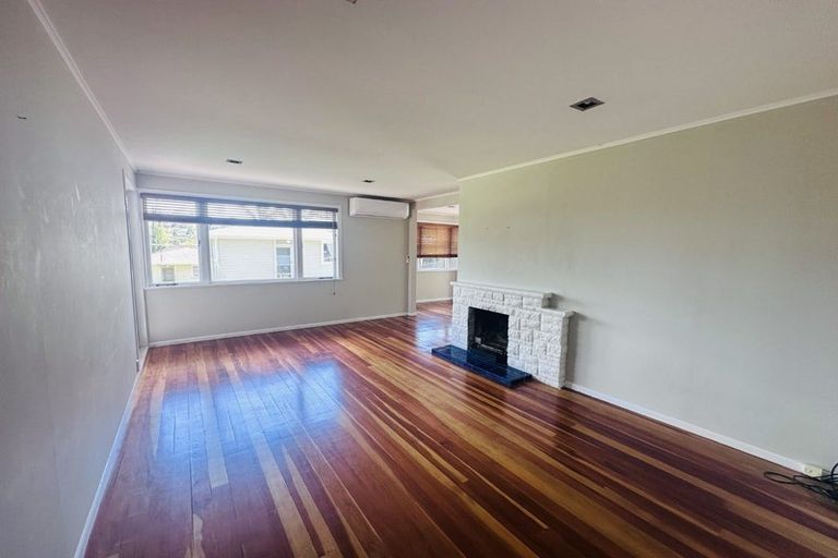 Photo of property in 105 Selwyn Crescent, Forrest Hill, Auckland, 0620