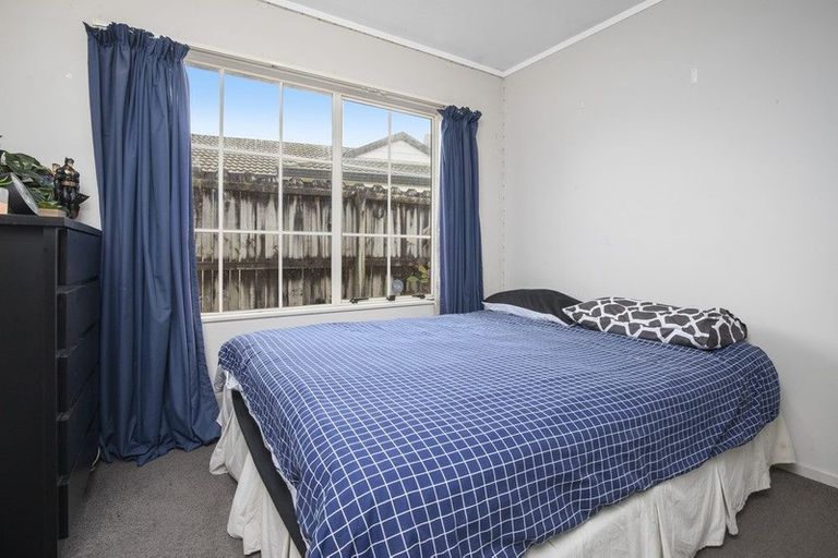 Photo of property in 52 Riverton Drive, Randwick Park, Auckland, 2105
