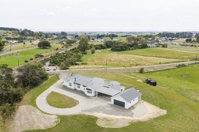 Photo of property in 10 Monteith Street, Halcombe, Feilding, 4779