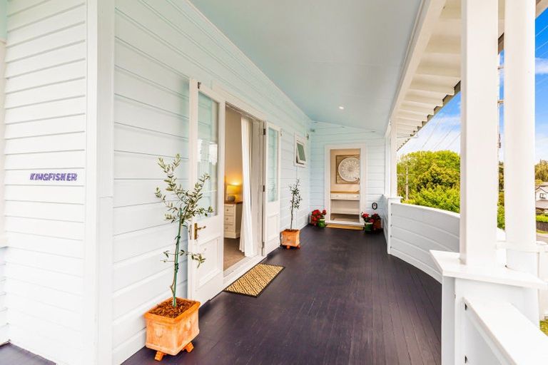 Photo of property in 1/2 Merwood Lane, Devonport, Auckland, 0624