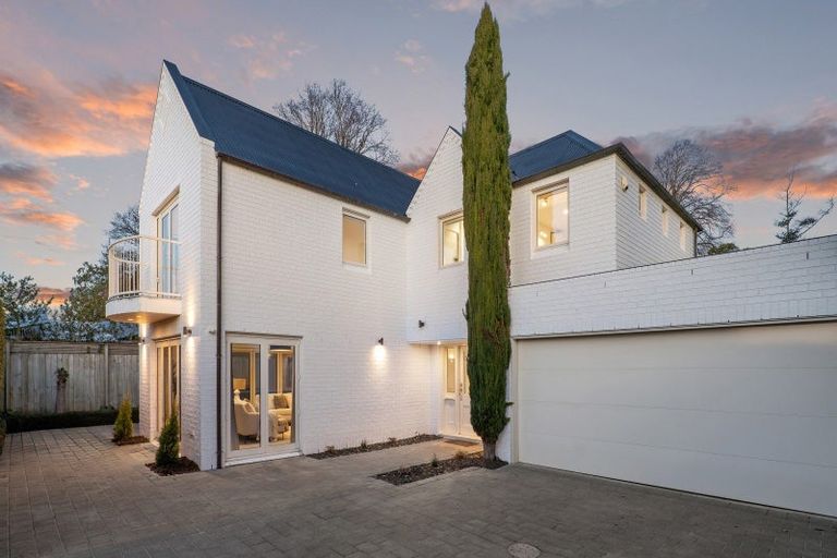 Photo of property in 32 Wai-iti Terrace, Burnside, Christchurch, 8052