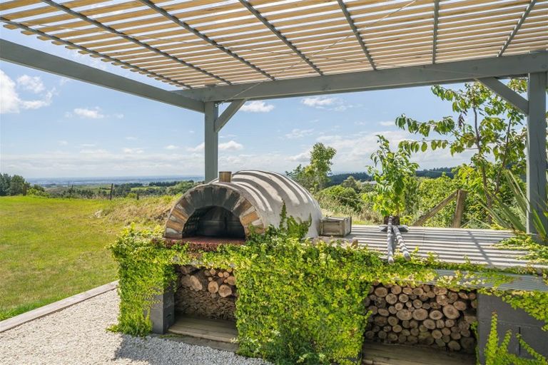 Photo of property in 8 Ridgeview Road, Aokautere, Palmerston North, 4471