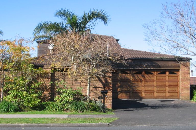 Photo of property in 102 Wiseley Road, West Harbour, Auckland, 0618