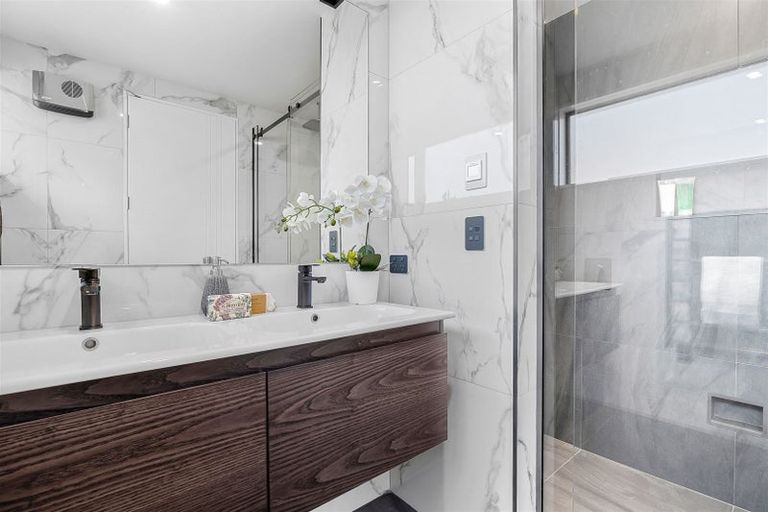 Photo of property in 30b Glandovey Road, Fendalton, Christchurch, 8052