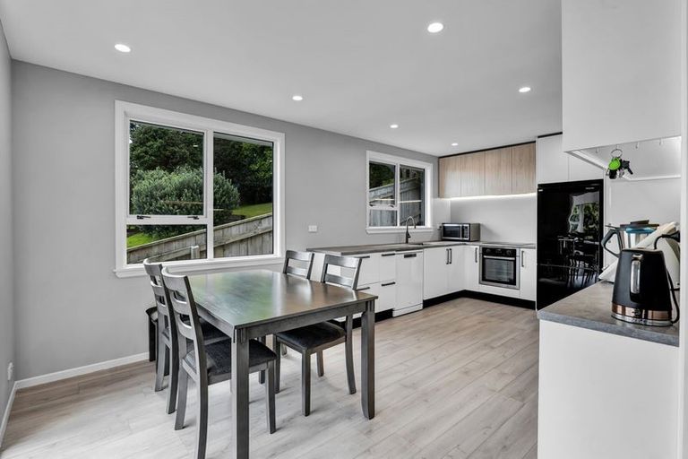 Photo of property in 9 Kenmore Street, Westown, New Plymouth, 4310