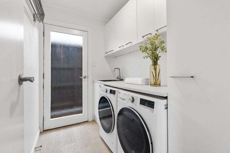 Photo of property in 1/16 Riverside Road, Orewa, 0931