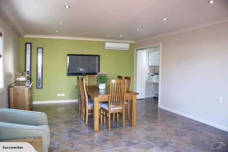 Photo of property in 101a Taradale Road, Onekawa, Napier, 4110