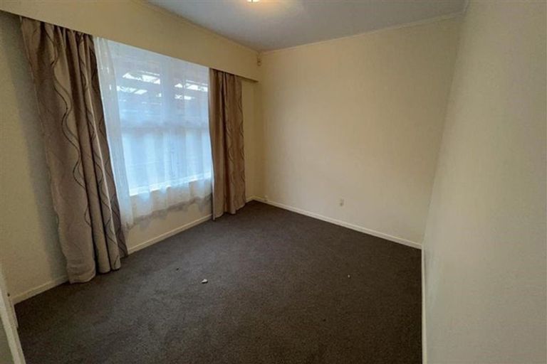 Photo of property in 34 Reeves Road, Pakuranga, Auckland, 2010