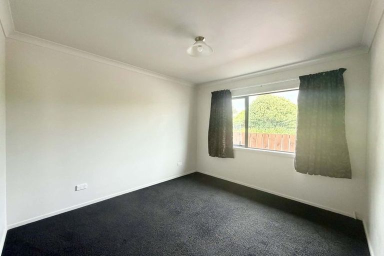 Photo of property in 14a Omata Road, Westown, New Plymouth, 4310