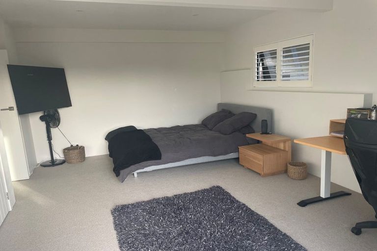 Photo of property in 1/1 Commodore Parry Road, Castor Bay, Auckland, 0620