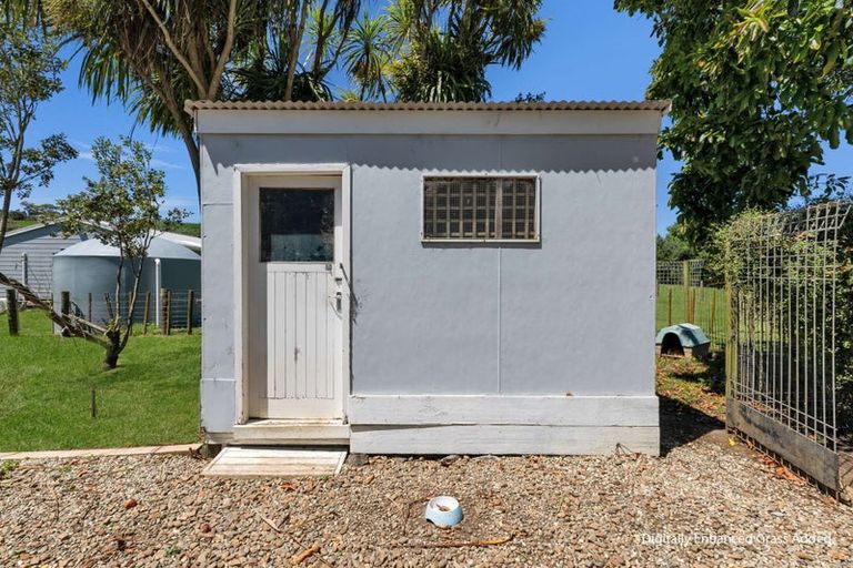 Photo of property in 3265 South Head Road, South Head, Helensville, 0874