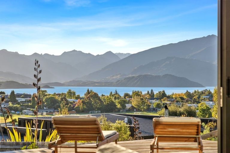 Photo of property in 41 Farrant Drive, Wanaka, 9305