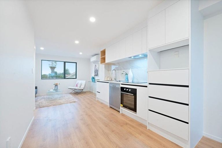 Photo of property in 5/11 Hereford Street, Te Atatu Peninsula, Auckland, 0610