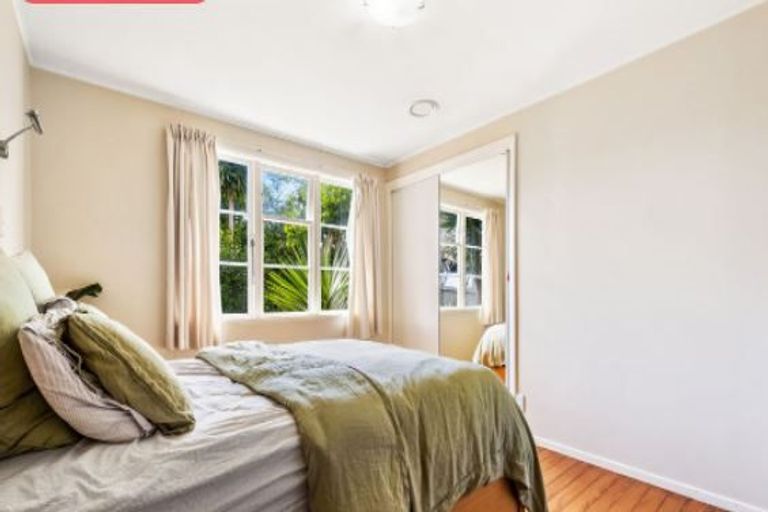 Photo of property in 76 Titirangi Road, New Lynn, Auckland, 0600